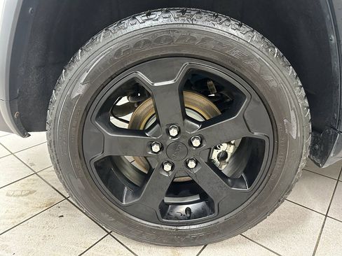 Used 2021 Jeep Grand Cherokee Freedom Edition image 17