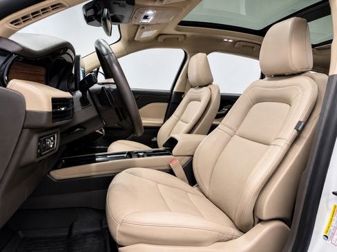 Used 2024 Lincoln Corsair Grand Touring w/ Rear Removable Package Tray AWD/4WD image 13