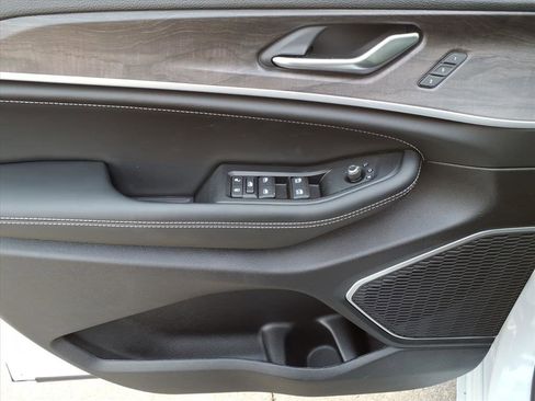 New 2026 Jeep Grand Cherokee Limited image 15