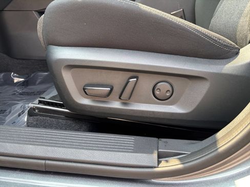 Used 2026 Nissan Rogue SV FWD image 22
