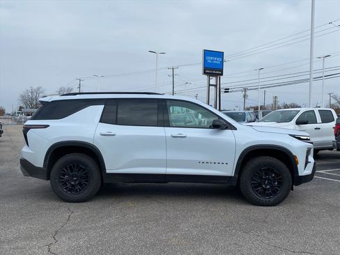 New 2026 Chevrolet Traverse Z71 w/ Driver Confidence Package image 2