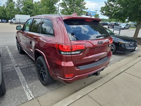 Used 2022 Jeep Grand Cherokee Laredo X AWD/4WD image 7