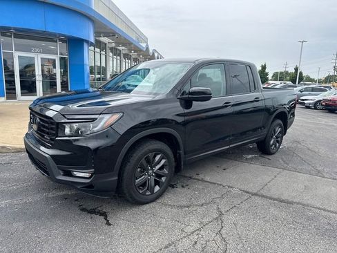Used 2023 Honda Ridgeline Sport image 2