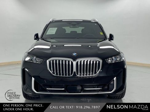 Used 2024 BMW X5 xDrive40i w/ Premium Package image 2