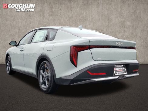 New 2025 Kia K4 LXS image 5