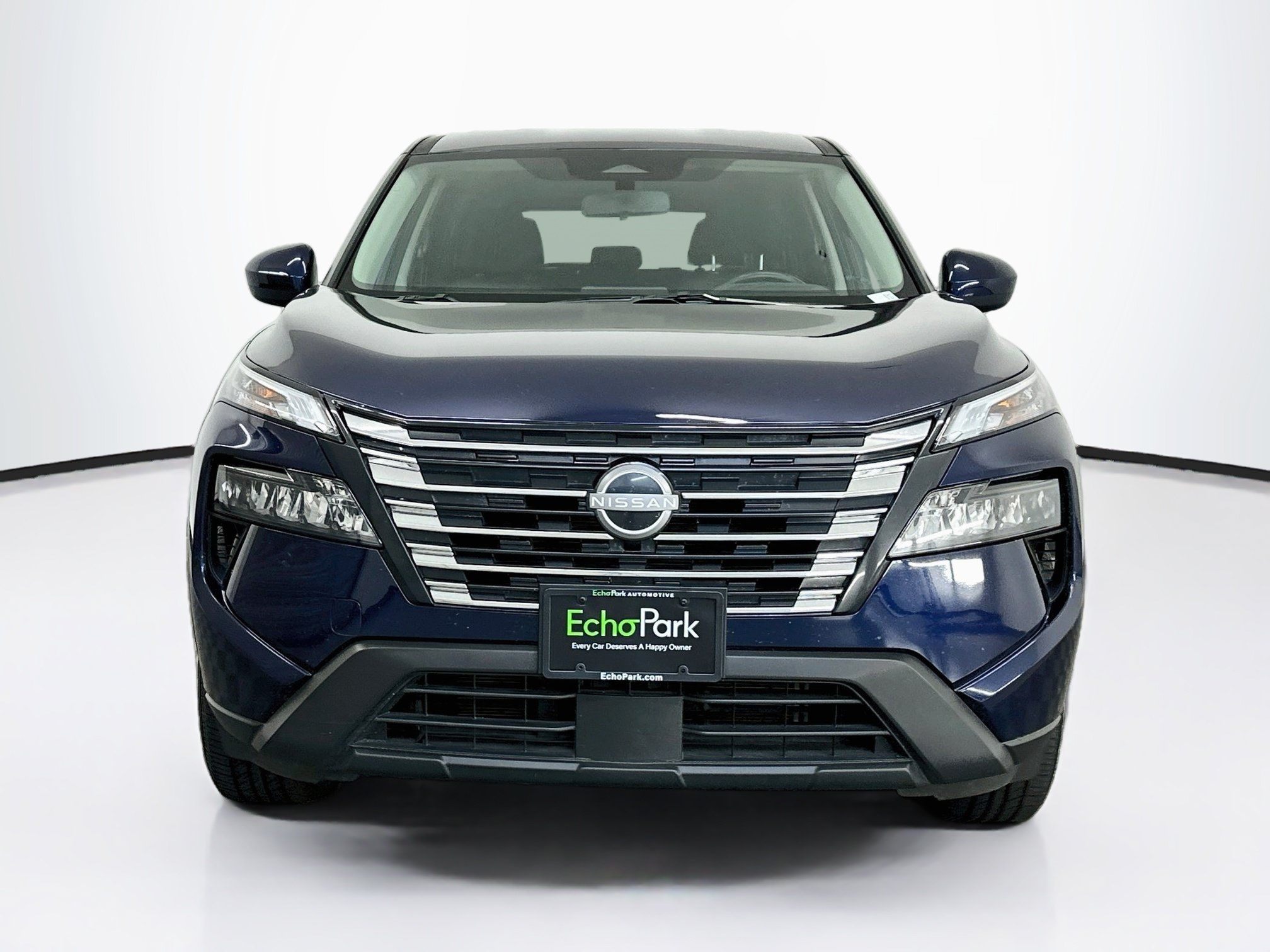 Used 2025 Nissan Rogue SV AWD/4WD image 2