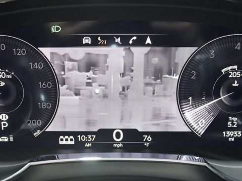 Used 2021 Bentley Bentayga AWD/4WD image 20