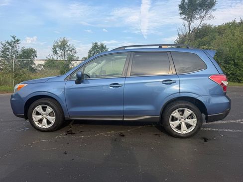 Used 2015 Subaru Forester 2.5i Limited AWD/4WD image 9