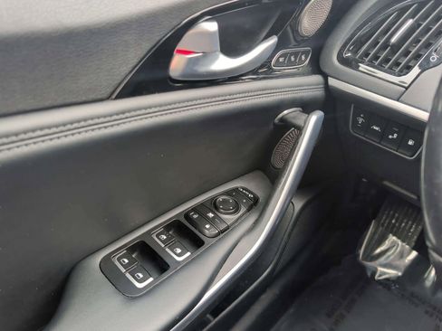 Used 2018 Kia Stinger Premium image 27