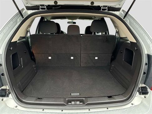 Used 2013 Ford Edge SE image 11