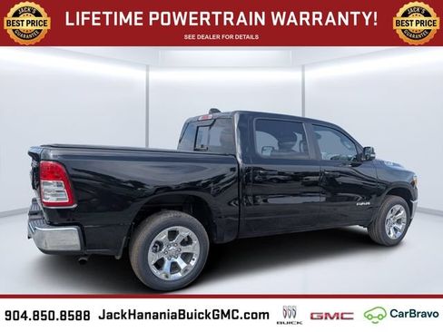 Used 2022 RAM 1500 Big Horn AWD/4WD image 3