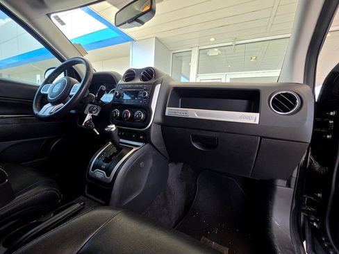 Used 2017 Jeep Compass Latitude AWD/4WD image 25