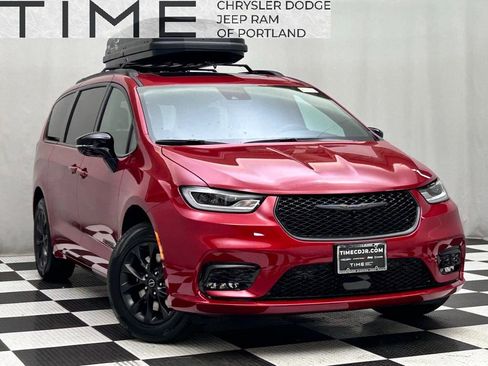 New 2026 Chrysler Pacifica Select image 1