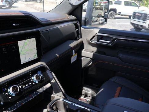 New 2026 GMC Sierra 2500 AT4 w/ AT4 Premium Plus Package AWD/4WD image 22