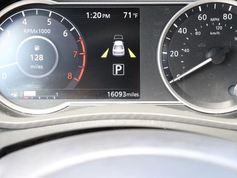 Used 2025 Nissan Versa SV FWD image 24