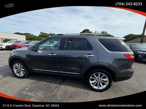 Used 2015 Ford Explorer XLT w/ Equipment Group 202A FWD image 2