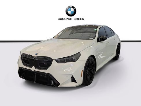 Used 2025 BMW M5 w/ Carbon Package AWD/4WD image 2