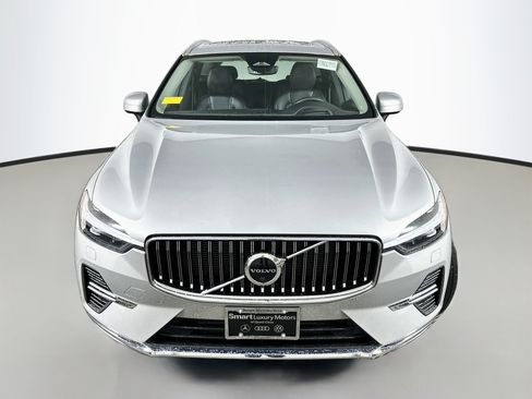 Used 2022 Volvo XC60 T8 Inscription w/ Advanced Package AWD/4WD image 2