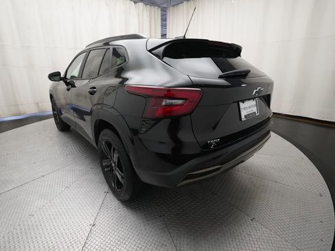 Used 2025 Chevrolet Trax ACTIV w/ Sunroof Package FWD image 33