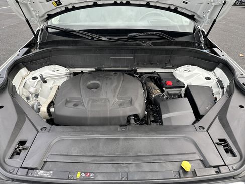 Used 2022 Volvo XC90 T6 Momentum w/ Advanced Package image 10