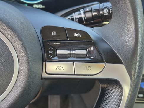 Used 2024 Hyundai Elantra SEL FWD image 30
