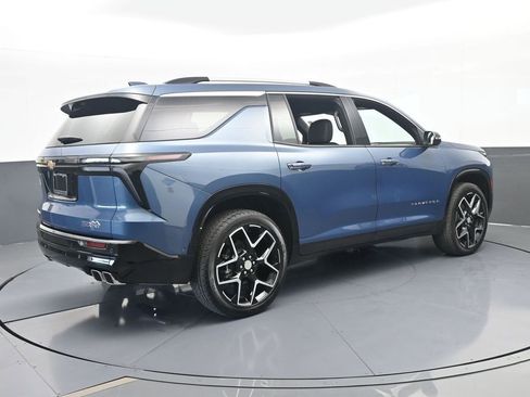 Used 2025 Chevrolet Traverse High Country FWD image 6
