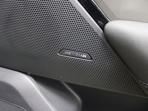 Used 2022 Land Rover Range Rover Velar S image 30