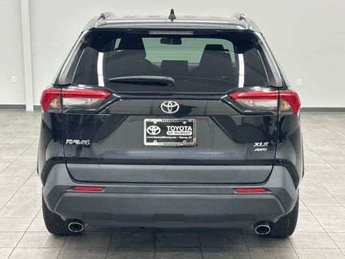 Used 2021 Toyota RAV4 XLE image 3