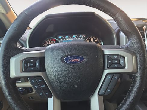 Used 2016 Ford F150 Lariat image 10