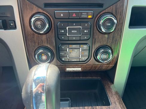 Used 2013 Ford F150 Lariat w/ Mid Equipment Group AWD/4WD image 29