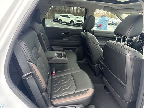 New 2026 Nissan Pathfinder Platinum FWD image 29