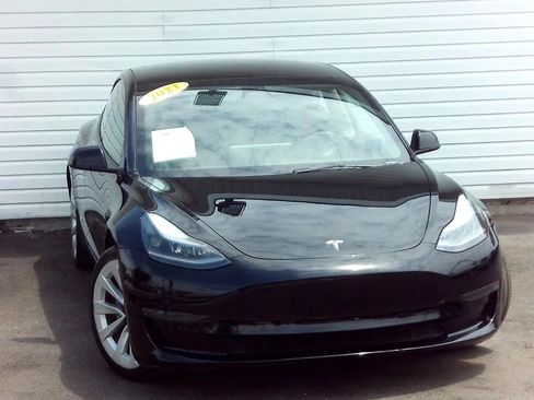 Used 2023 Tesla Model 3 Standard Range RWD image 1