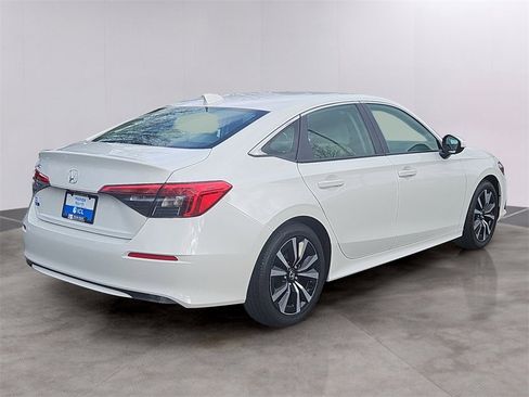 Used 2023 Honda Civic EX image 4