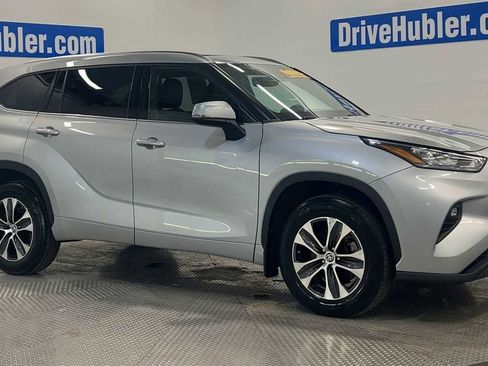 Used 2020 Toyota Highlander XLE image 2