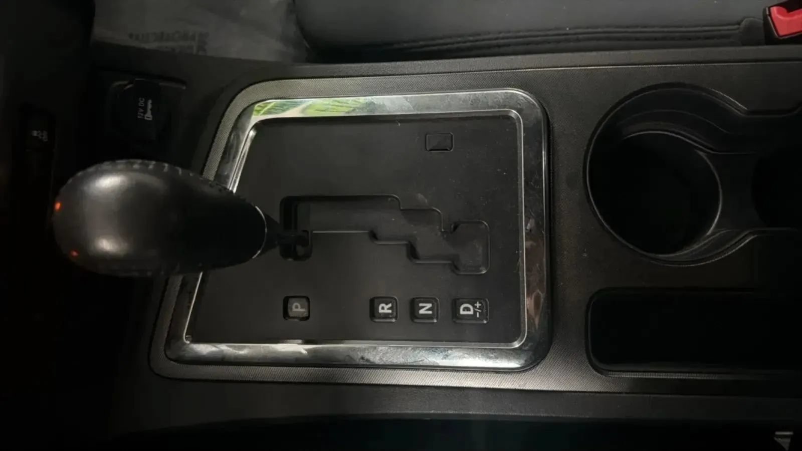 Used 2014 Dodge Challenger SXT RWD image 9