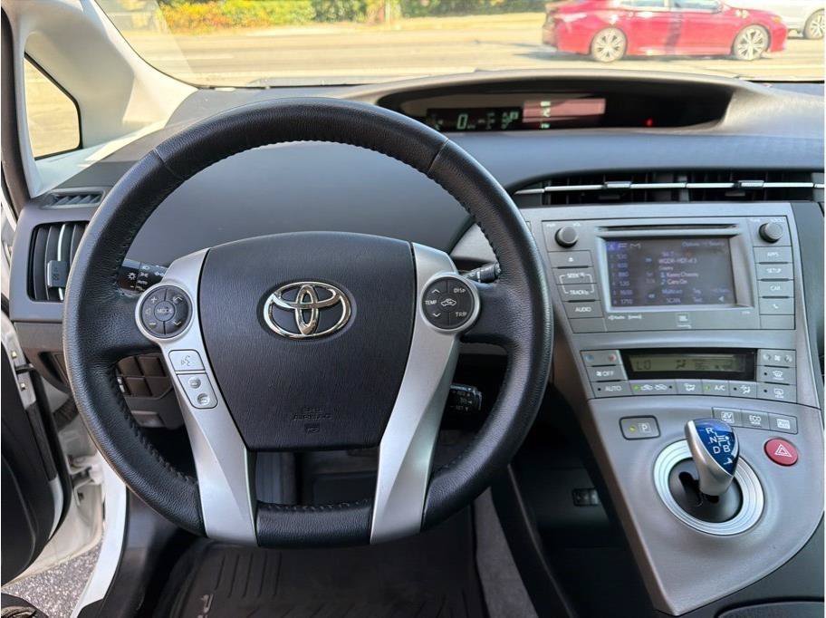 Used 2014 Toyota Prius Four FWD image 13