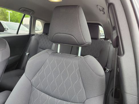 Used 2022 Toyota Corolla Cross LE AWD/4WD image 10
