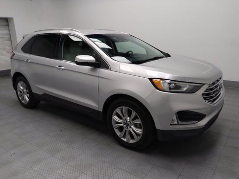Used 2019 Ford Edge Titanium w/ Cold Weather Package FWD image 11
