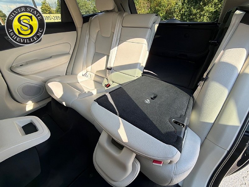 Used 2018 Volvo XC60 T5 Momentum w/ Vision Package AWD/4WD image 15