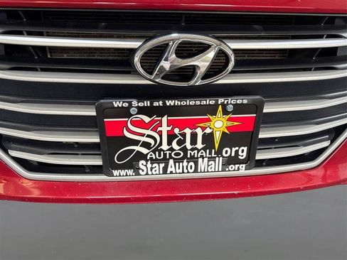 Used 2017 Hyundai Elantra SE FWD image 21