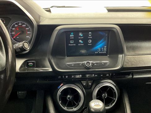 Used 2016 Chevrolet Camaro LT RWD image 5