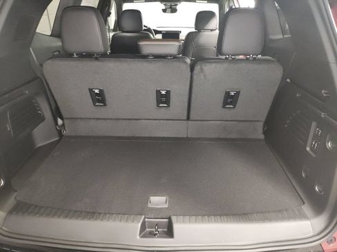 New 2026 GMC Acadia Denali Ultimate w/ LPO, Floor Liner Package AWD/4WD image 15