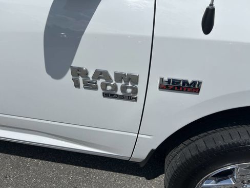 Used 2019 RAM 1500 Classic SLT w/ Luxury Group AWD/4WD image 16