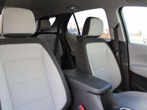 Used 2022 Chevrolet Equinox LT w/ Driver Convenience Package image 19