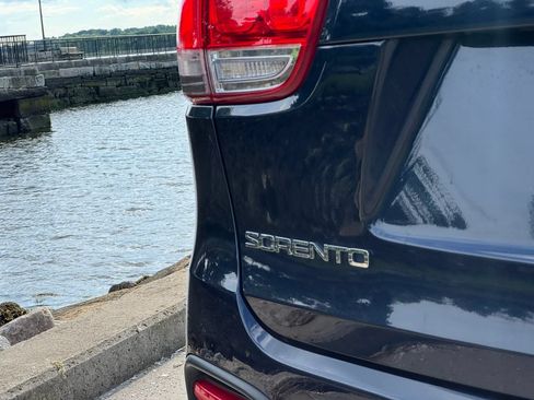 Used 2016 Kia Sorento AWD image 9