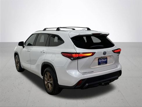 Used 2023 Toyota Highlander Bronze Edition image 14