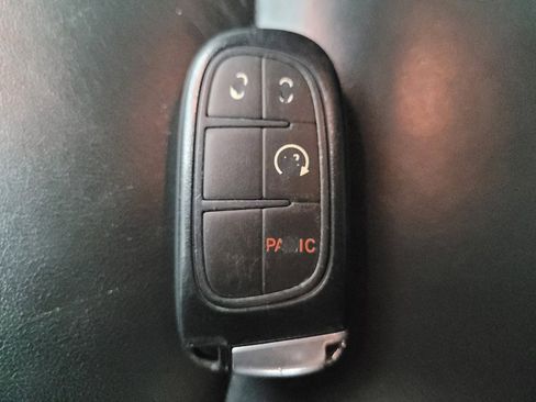 Used 2015 Jeep Cherokee Limited w/ Trailer Tow Group AWD/4WD image 32