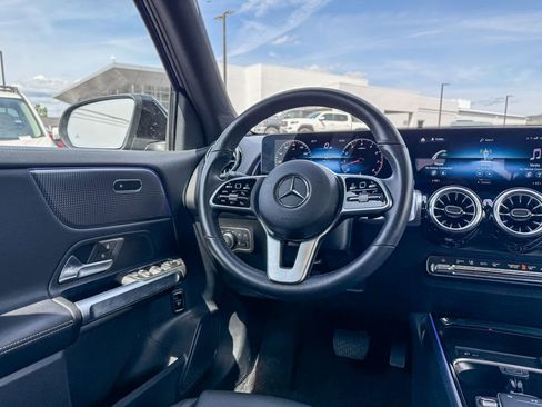 Used 2022 Mercedes-Benz GLB 250 4MATIC w/ Premium Package Lite image 16