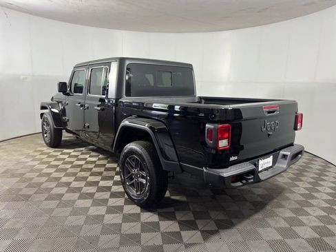 New 2025 Jeep Gladiator Sport AWD/4WD image 4