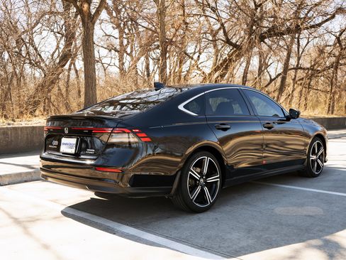 Used 2024 Honda Accord Sport image 9